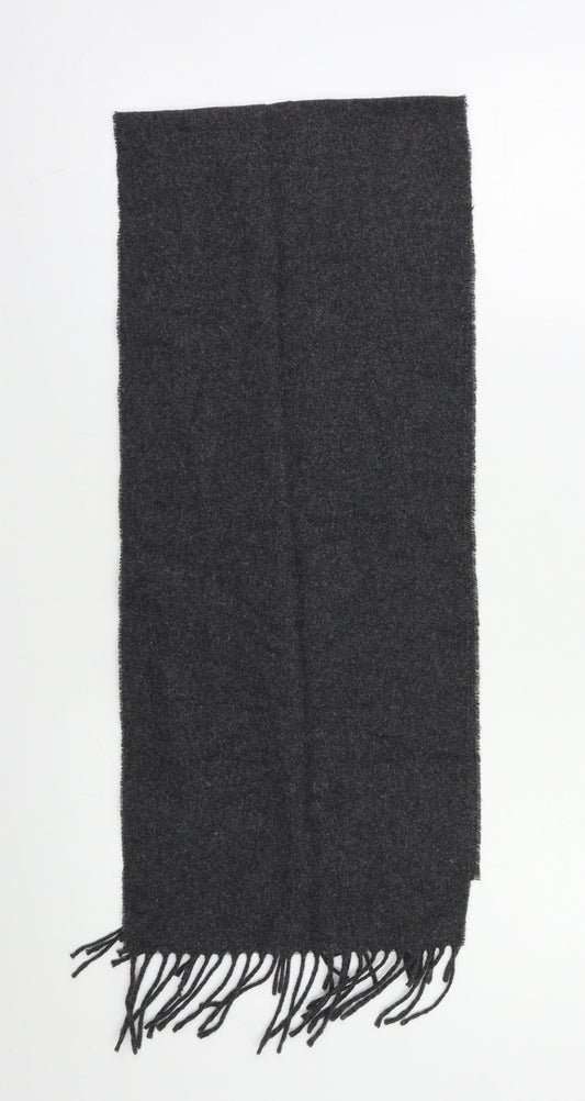 Front view of Preworn men’s grey scarf size regular