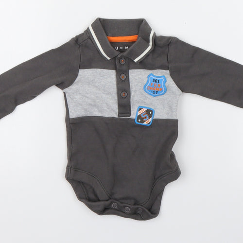 Nutmeg Boys Grey   Babygrow One-Piece Size 0-3 Months  - fun champ