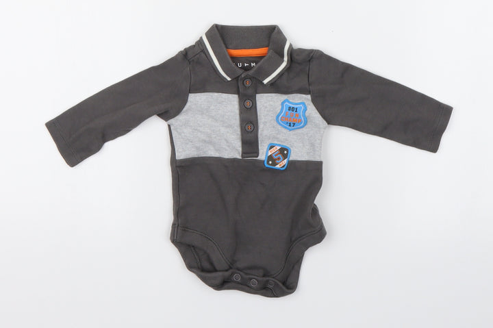 Nutmeg Boys Grey   Babygrow One-Piece Size 0-3 Months  - fun champ