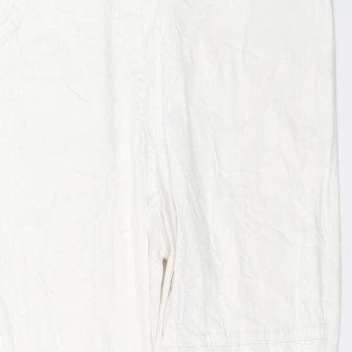 Preworn Womens White  Denim Straight Jeans Size 28 L26 in