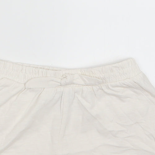 TU Girls White   Boyfriend Shorts Size 4-5 Years
