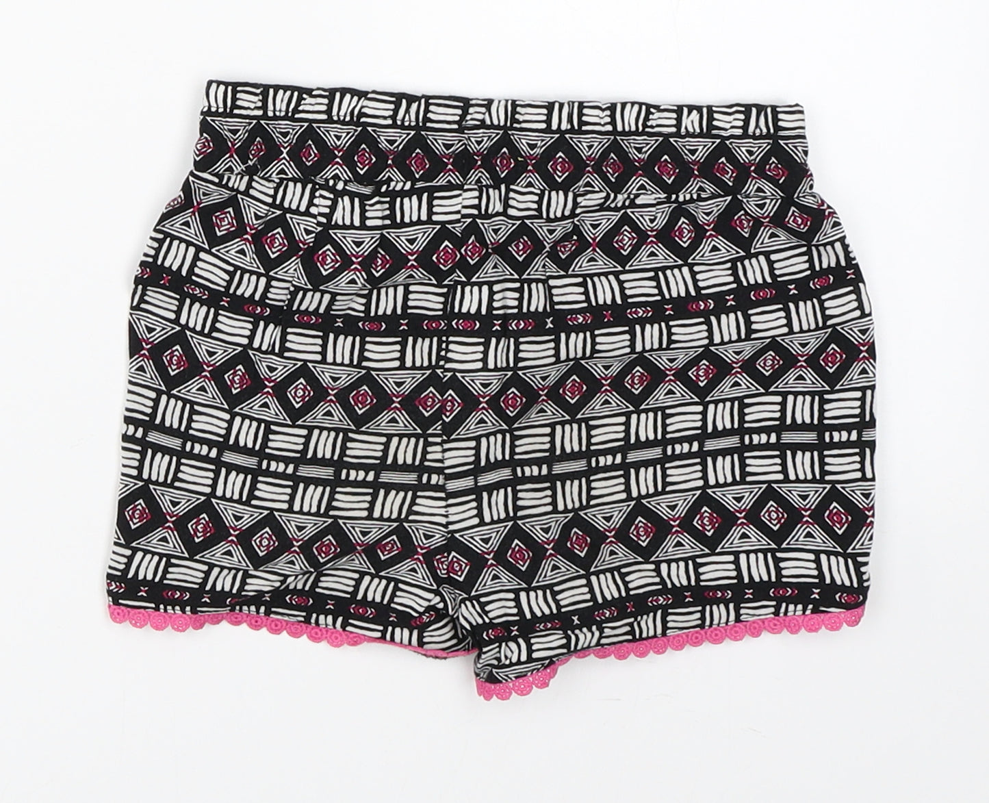 Primark Girls Black Geometric  Hot Pants Shorts Size 4-5 Years