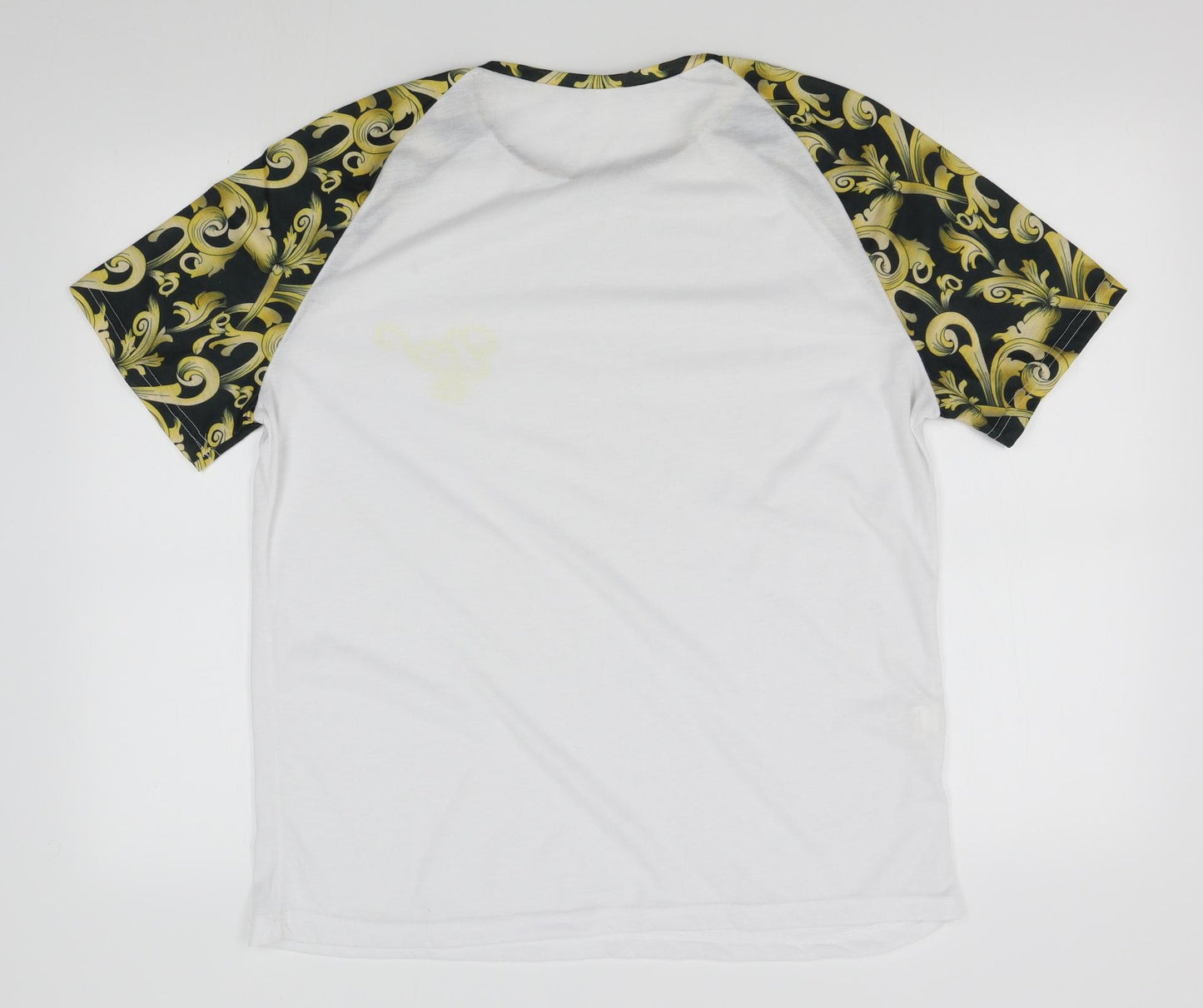 Preworn Mens White    T-Shirt Size XL
