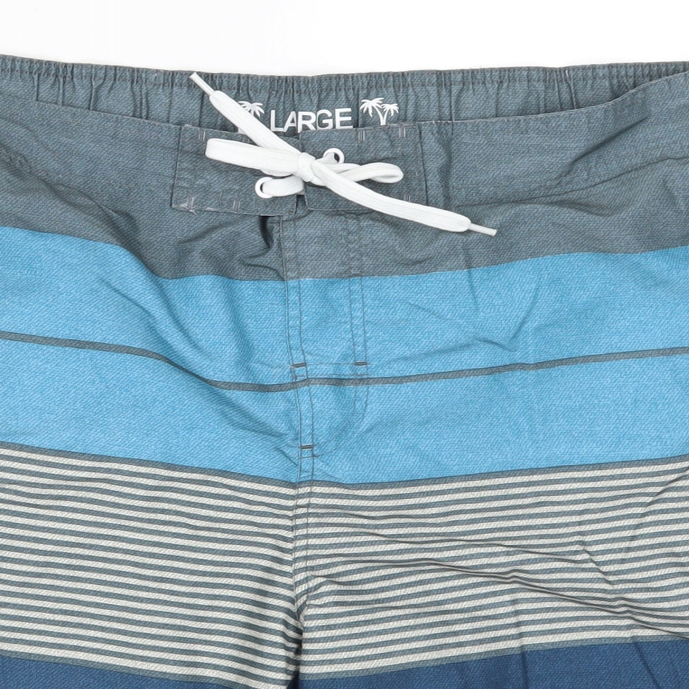 Cedar Wood State Mens Blue Striped  Athletic Shorts Size L