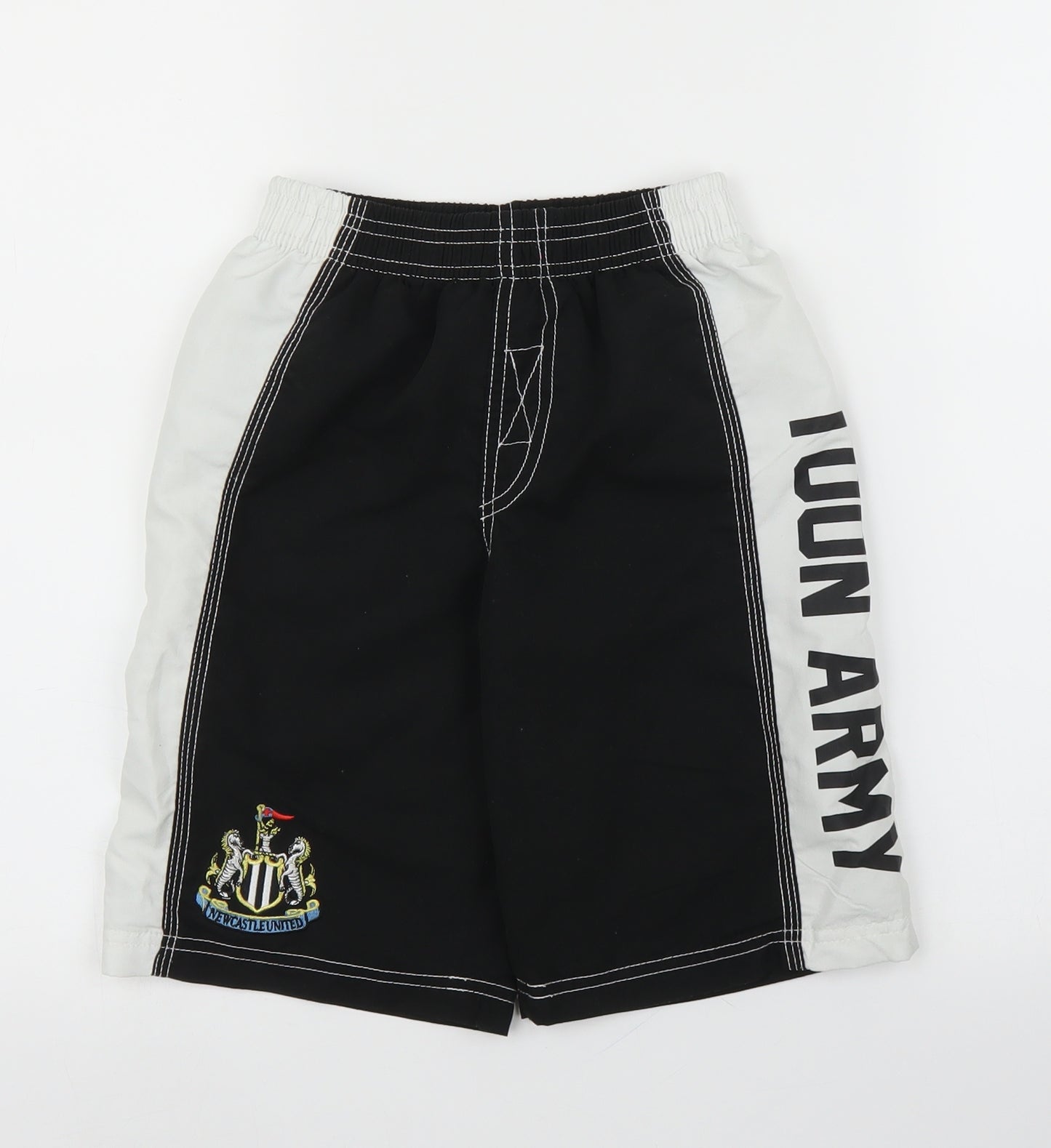 Newcastle United Boys Black   Bermuda Shorts Size 9 Years