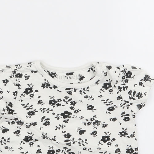 nut,eg Girls White Floral  Basic T-Shirt Size 3-6 Months