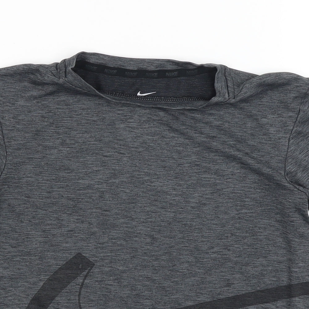 Nike Boys Grey   Basic T-Shirt Size 8-9 Years