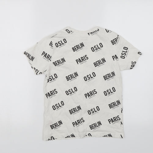 Primark Boys White   Basic T-Shirt Size 8-9 Years  - Paris Berlin Oslo