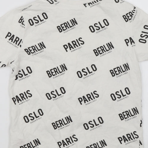 Primark Boys White   Basic T-Shirt Size 8-9 Years  - Paris Berlin Oslo