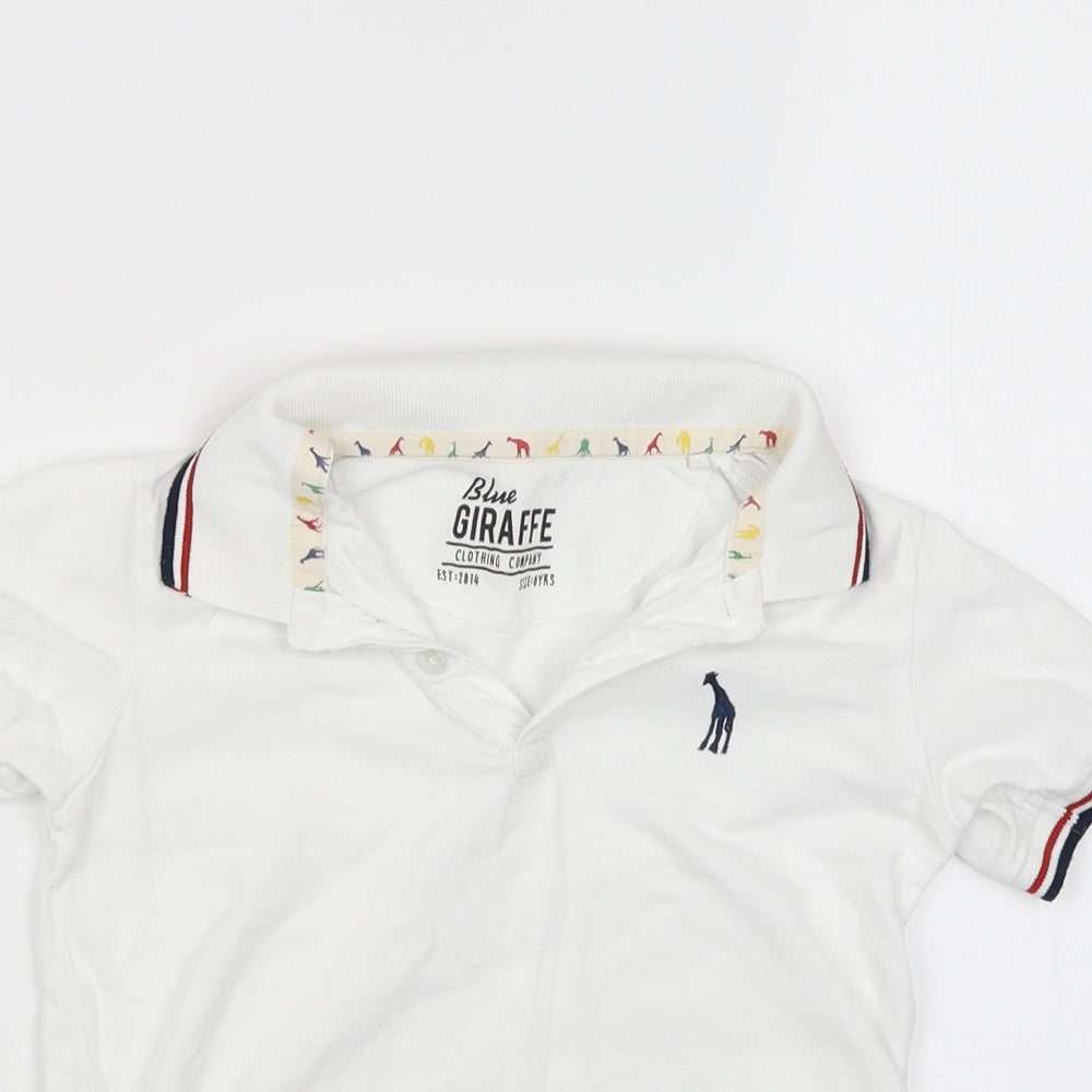 Blue Giraffe Boys White   Basic T-Shirt Size 6 Years
