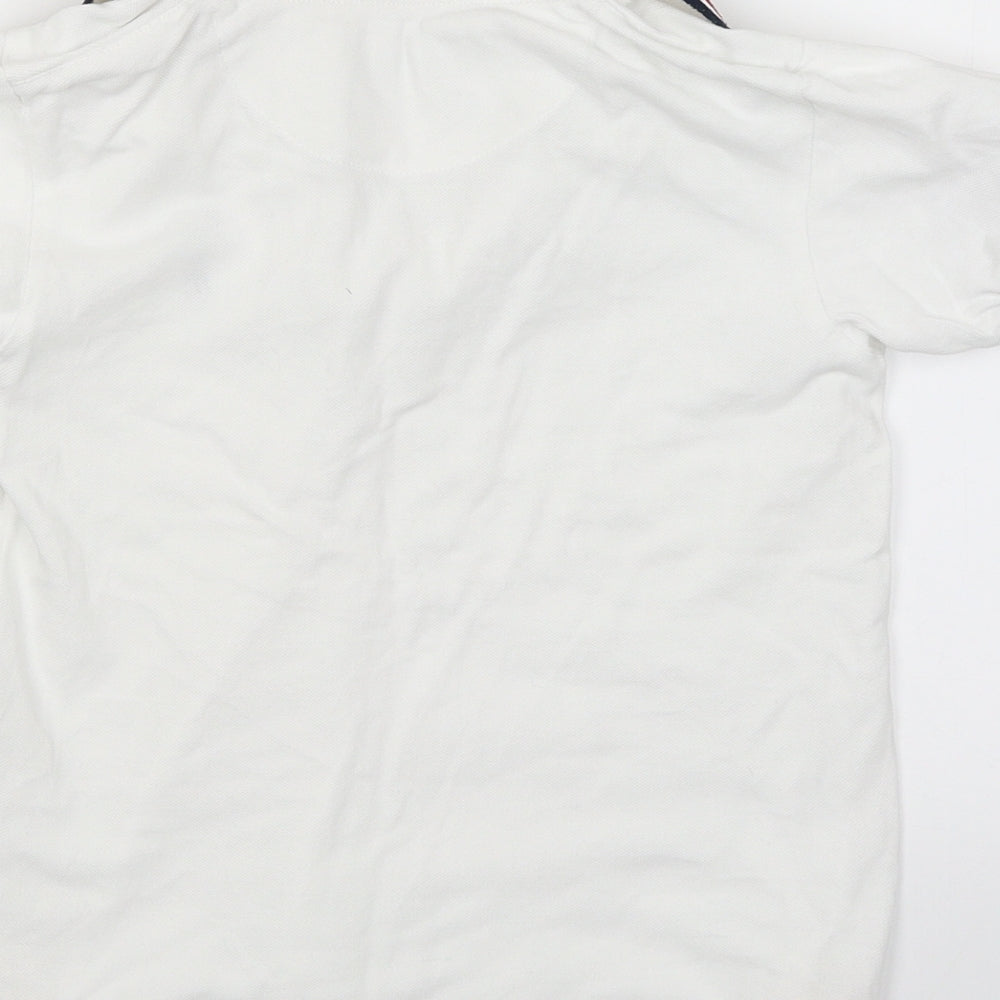 Blue Giraffe Boys White   Basic T-Shirt Size 6 Years