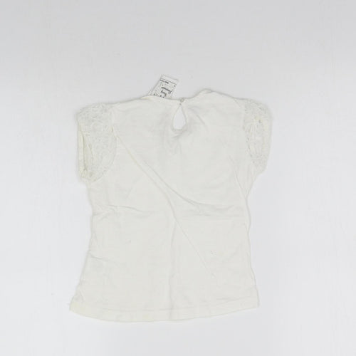 Young Dimension Girls White   Basic T-Shirt Size 4-5 Years  - washable mark