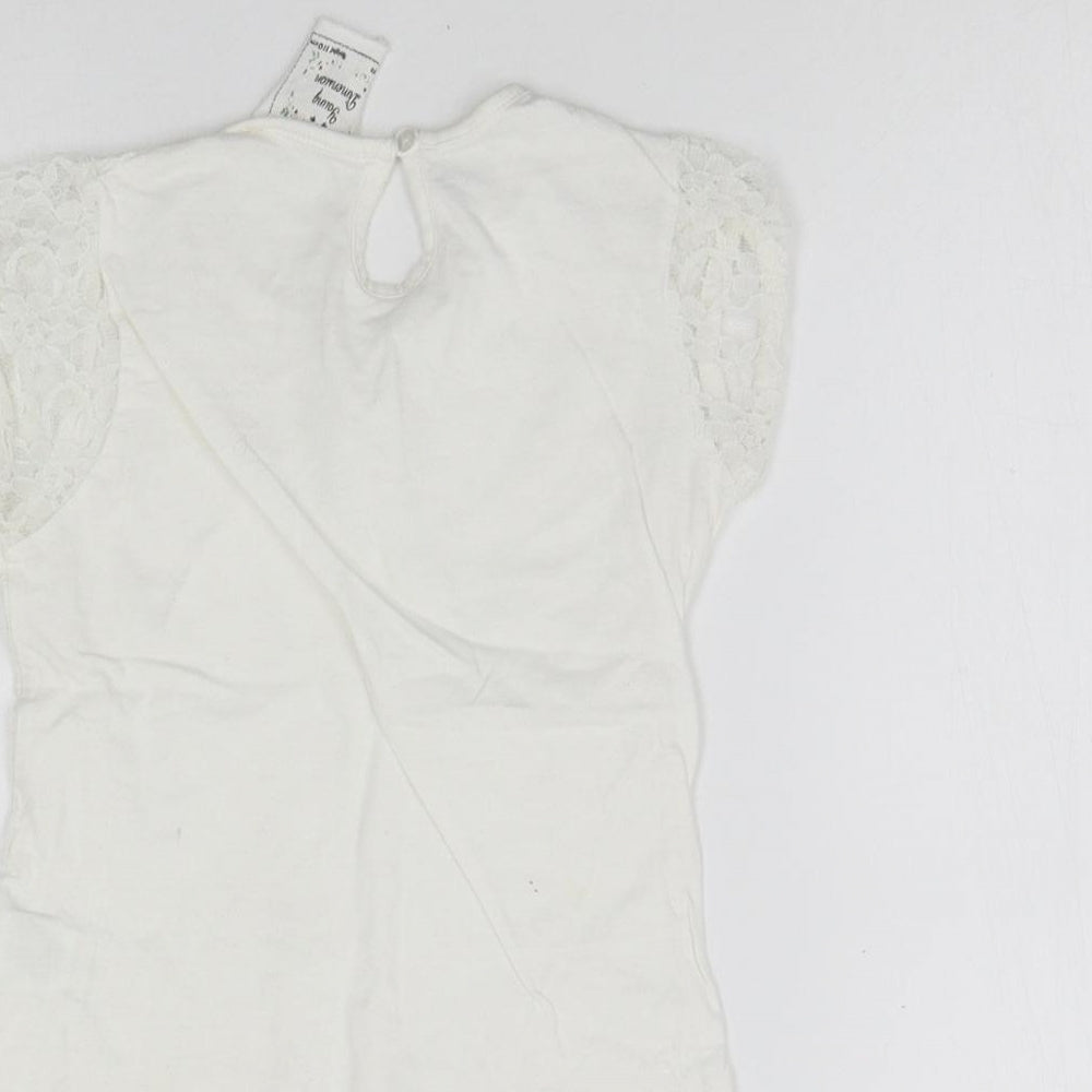 Young Dimension Girls White   Basic T-Shirt Size 4-5 Years  - washable mark