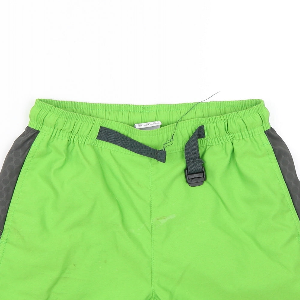 Nike Boys Green   Sweat Shorts Size 10-11 Years