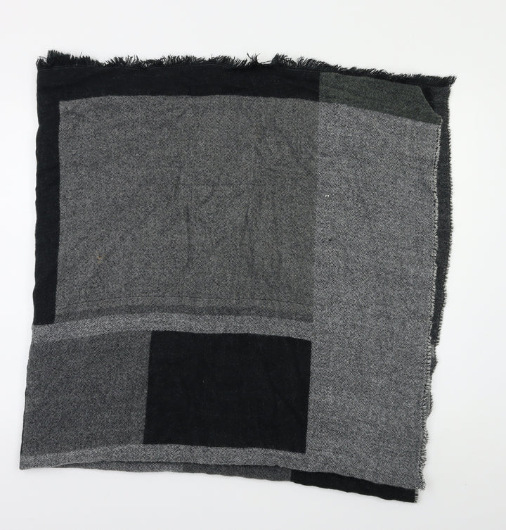 TU Womens Grey Check Shawl/Wrap