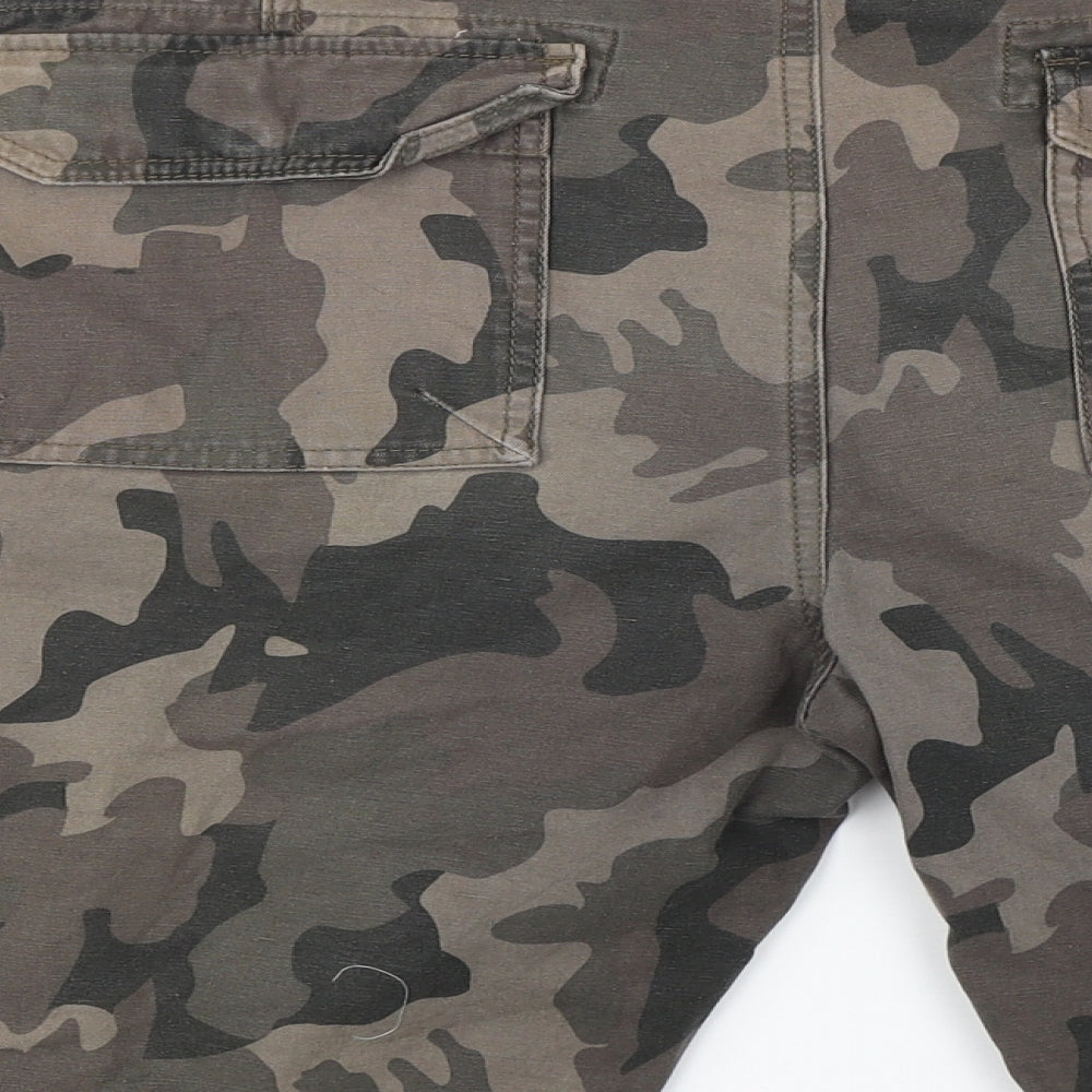 Denim co Mens Green Camouflage  Cargo Shorts Size 36