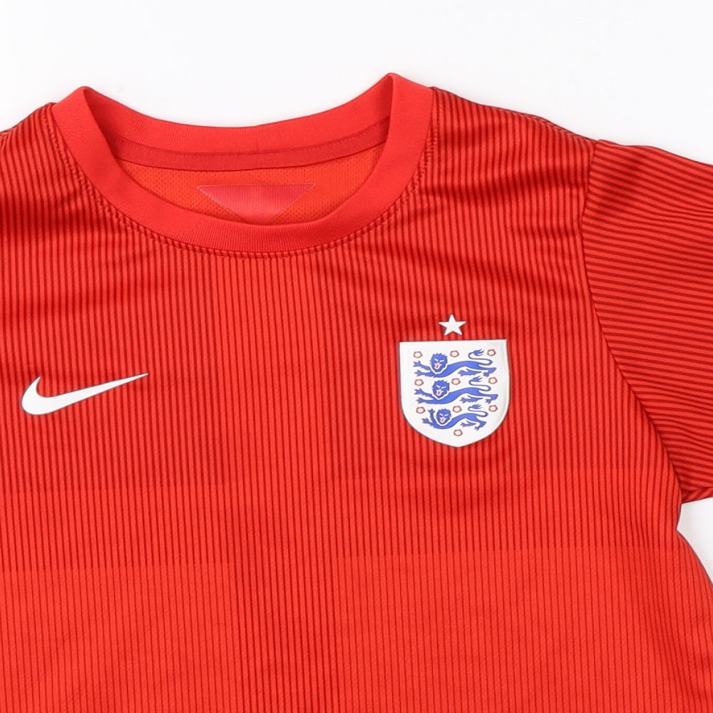 Nike Boys Red   Basic T-Shirt Size 7-8 Years  - football