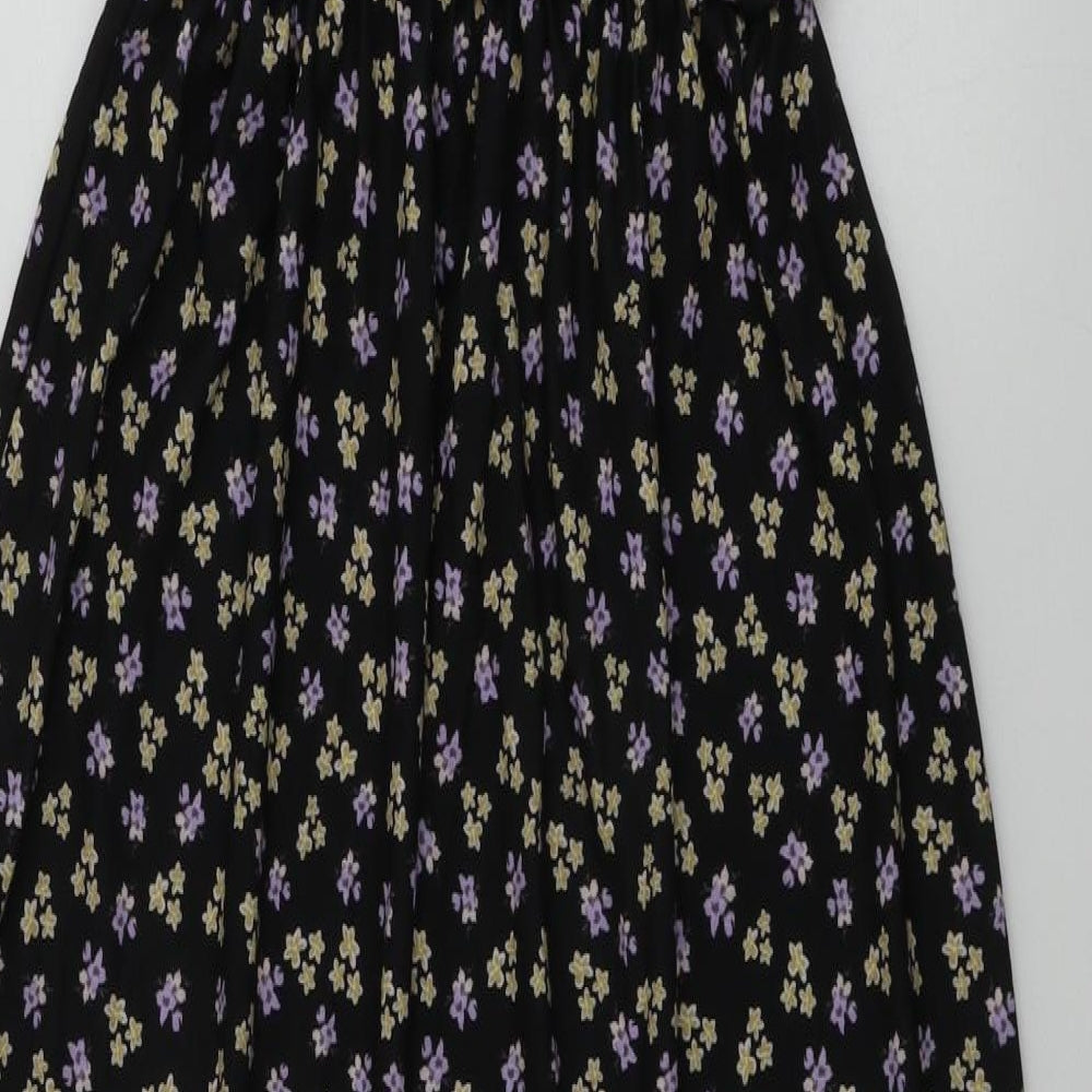 Boohoo  Womens Black Floral  A-Line  Size 4