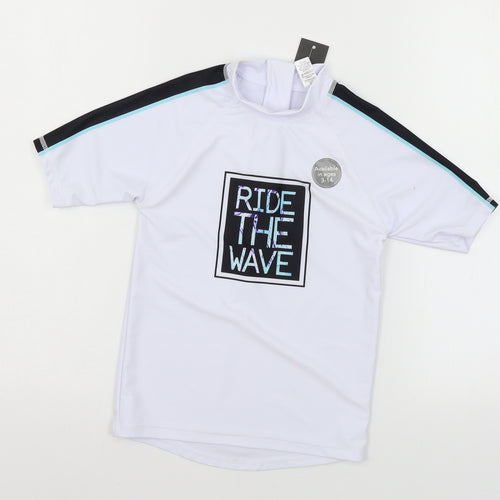 George Boys White   Basic T-Shirt Size 6-7 Years  - Surf top