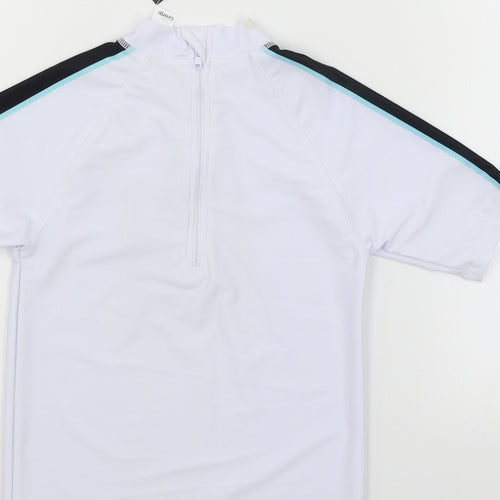 George Boys White   Basic T-Shirt Size 6-7 Years  - Surf top