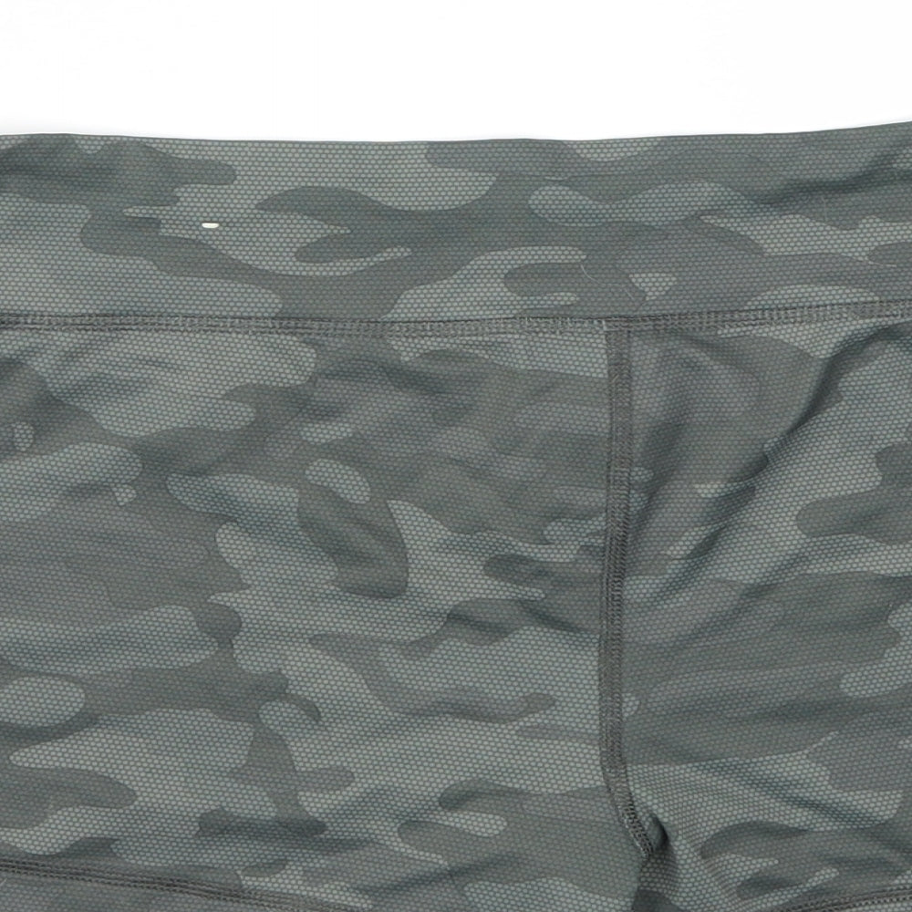 Preworn Womens Green Camouflage  Cut-Off Shorts Size S