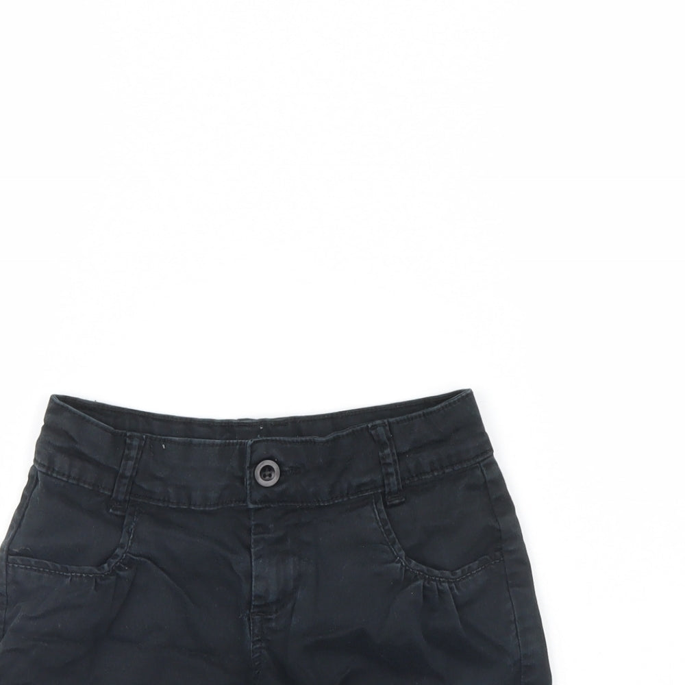 Preworn Girls Black  Denim Cut-Off Shorts Size 8 Years