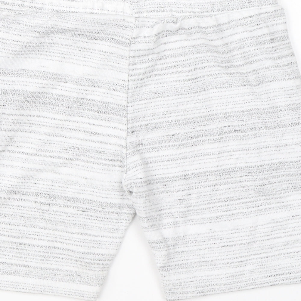 Primark Boys White Striped  Sweat Shorts Size 4-5 Years
