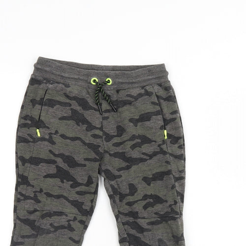 F&F Boys Multicoloured Camouflage  Jogger Trousers Size 7-8 Years