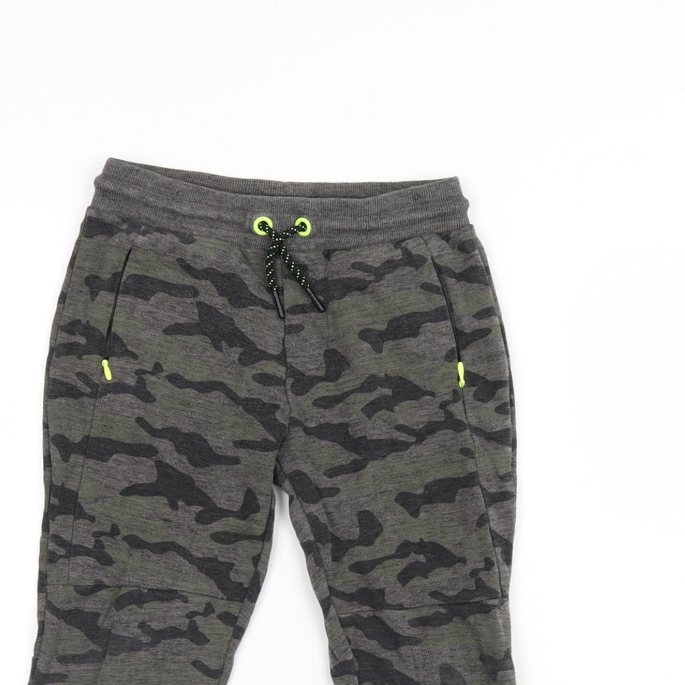 F&F Boys Multicoloured Camouflage  Jogger Trousers Size 7-8 Years