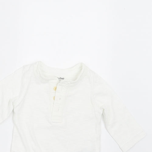 Gap Baby White   Basic T-Shirt Size 3-6 Months  - Body Suit