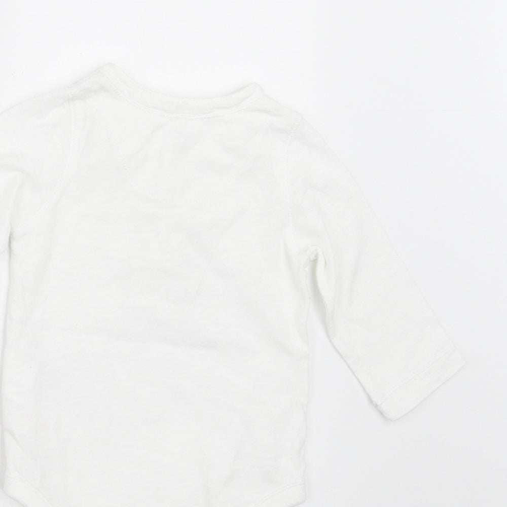 Gap Baby White   Basic T-Shirt Size 3-6 Months  - Body Suit