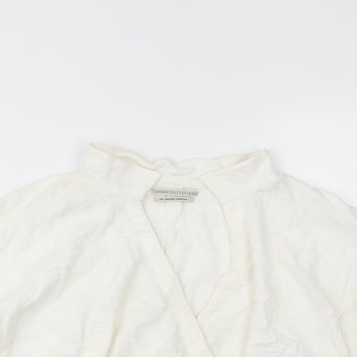 Urban Outfitters Womens White   Cropped Polo Size M