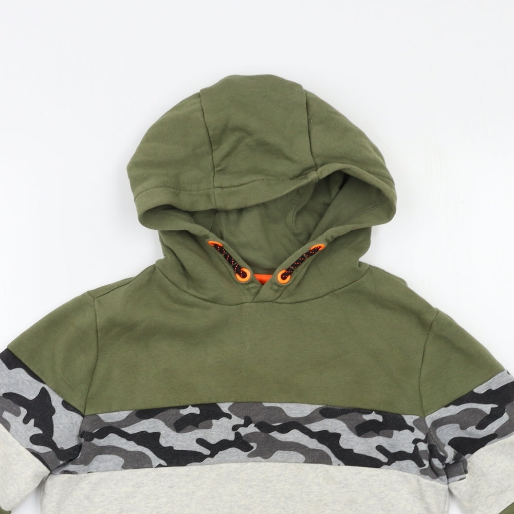F&F Boys Green Camouflage  Pullover Hoodie Size 10 Years
