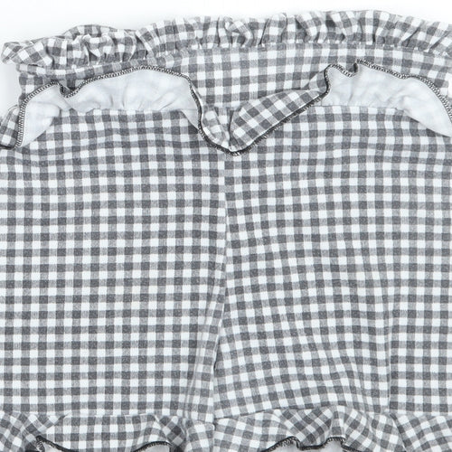 Pretty little thing Womens Grey Check  Hot Pants Shorts Size 6