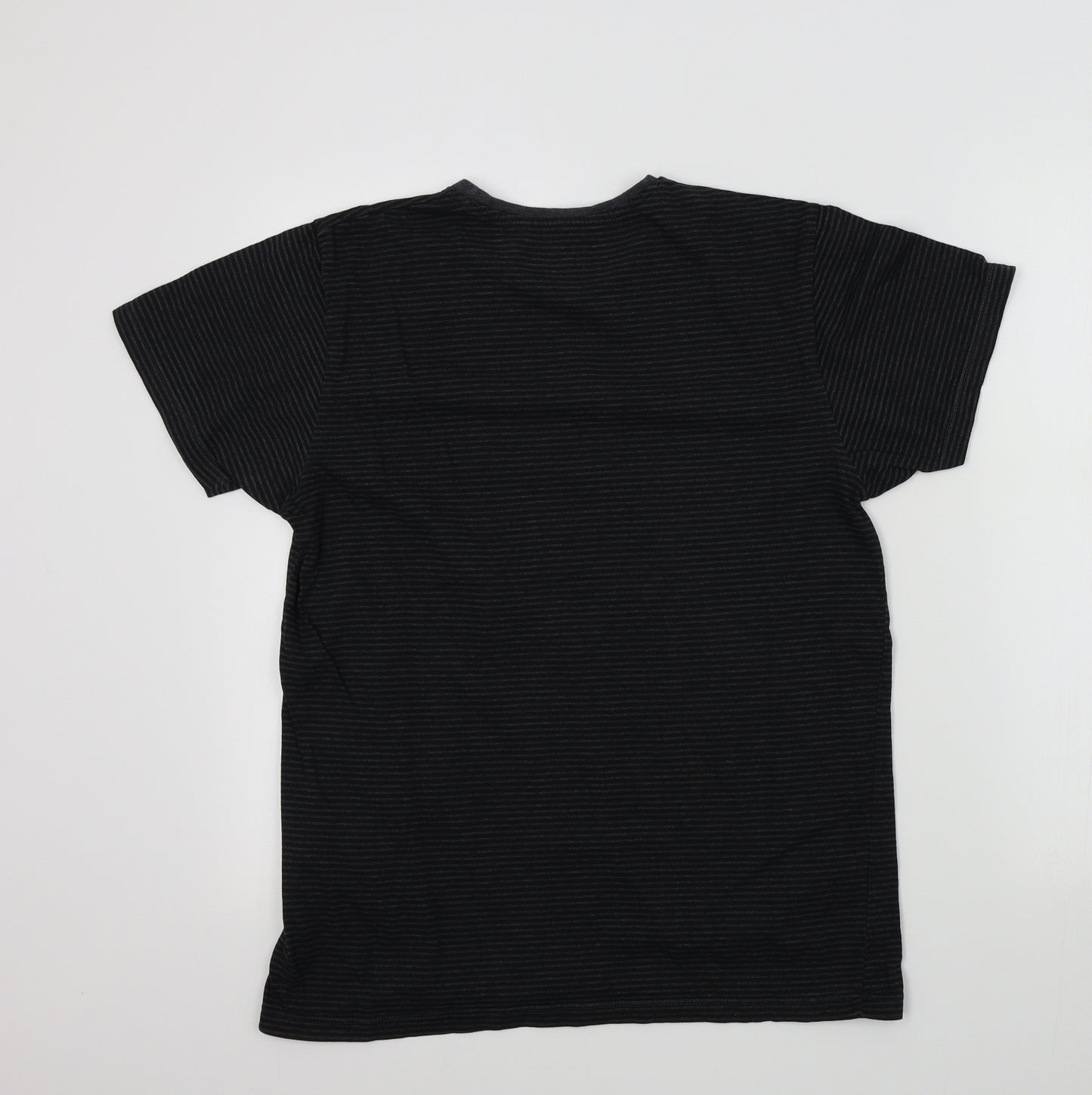 Ceader wood state Mens Black Striped   T-Shirt Size M