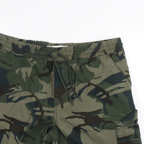 George Mens Green Camouflage  Cargo Shorts Size L