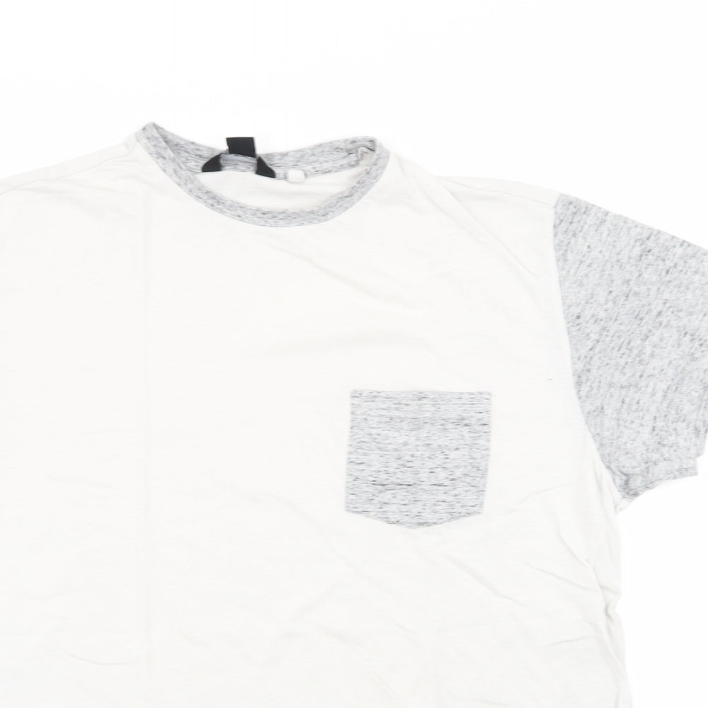 Cedar Wood State Mens White    T-Shirt Size M