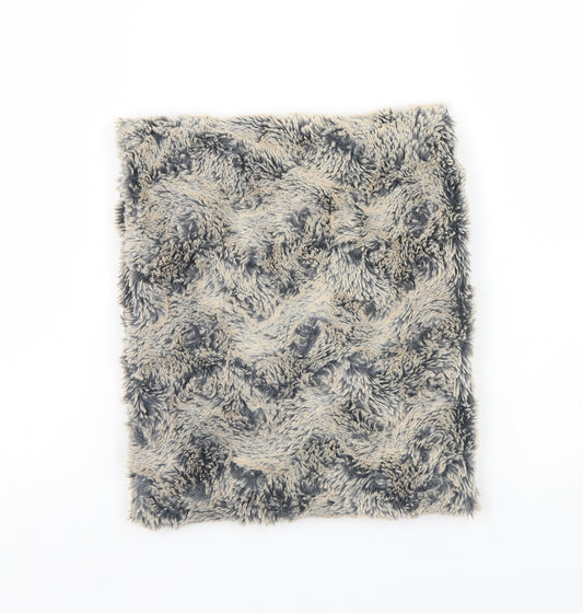 Front view of Preworn women’s grey scarf