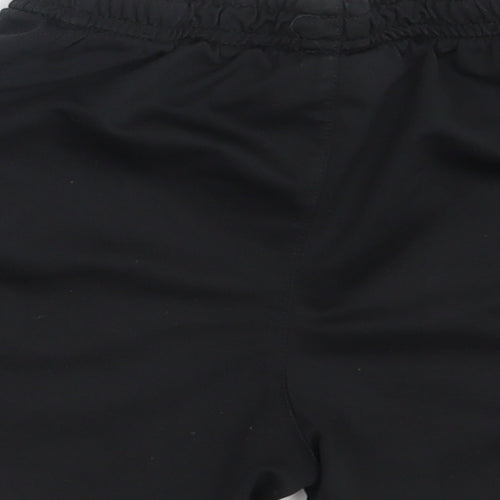 Umbro Boys Black   Sweat Shorts Size 6-7 Years - Waist 16in