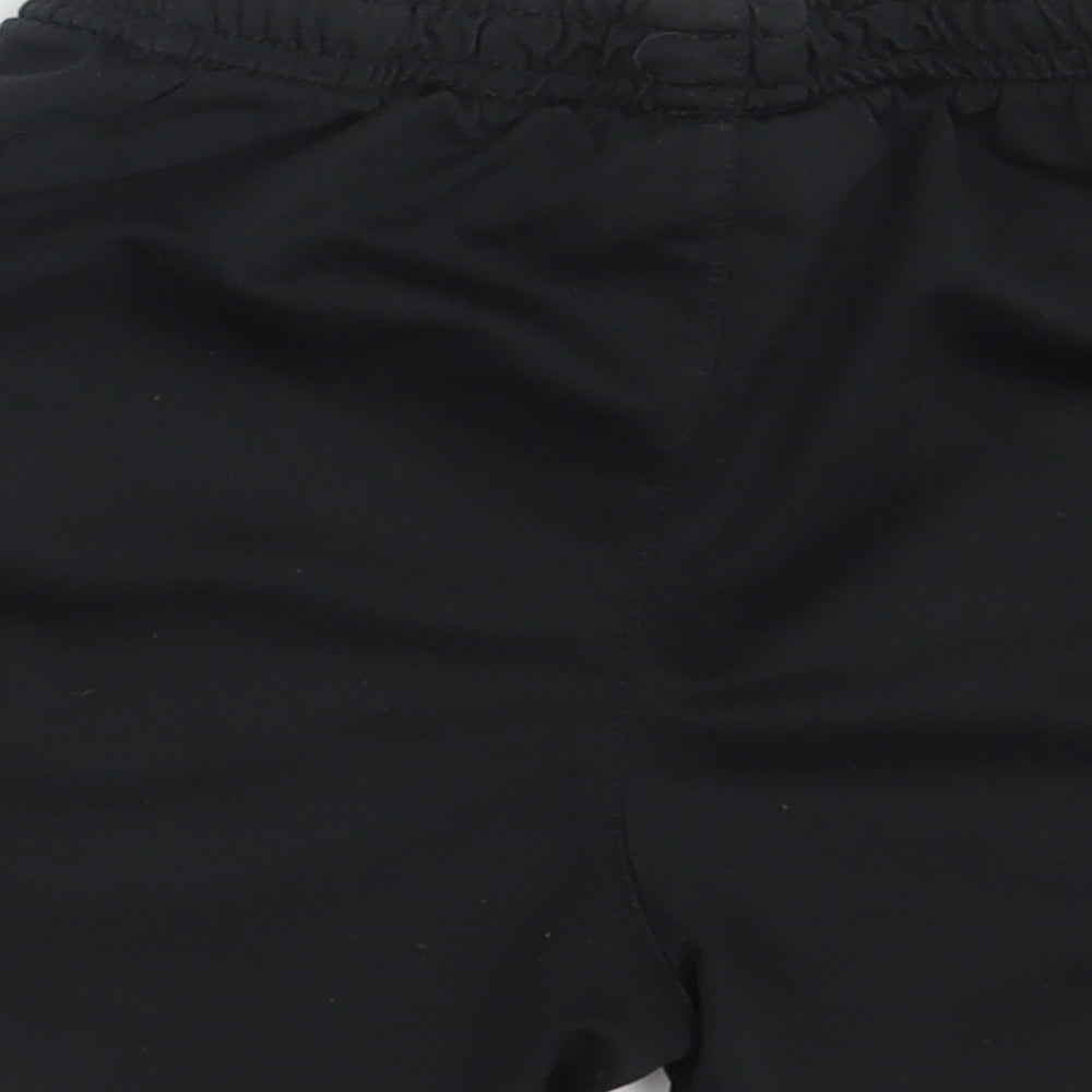 Umbro Boys Black   Sweat Shorts Size 6-7 Years - Waist 16in