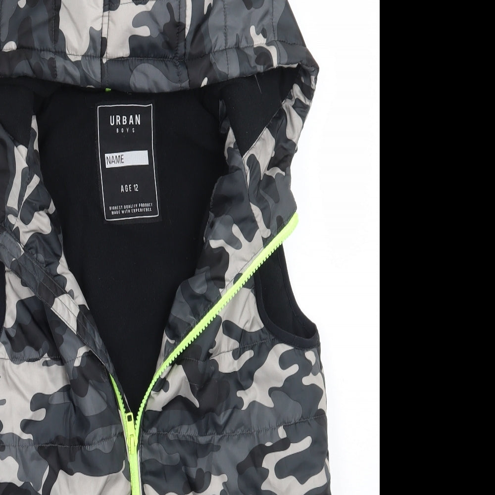 Matalan Boys Green Camouflage  Gilet Coat Size 12 Years