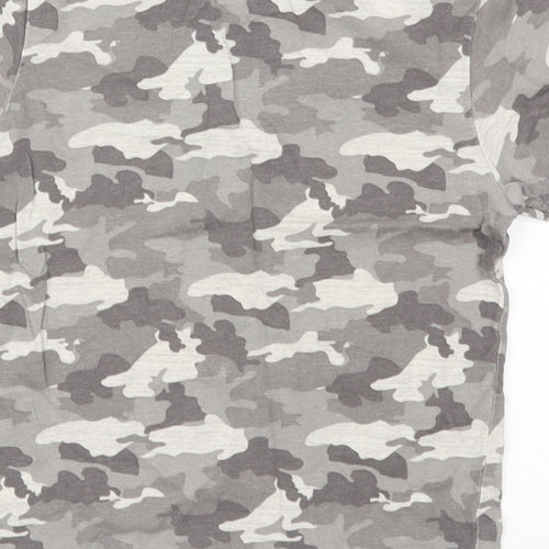 Primark Boys Grey Camouflage  Basic T-Shirt Size 4-5 Years