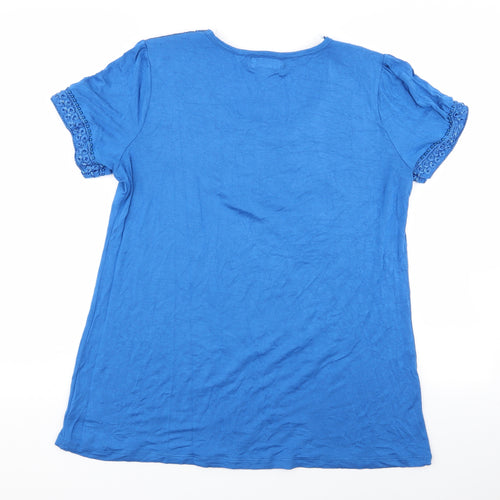 charlotte cold Womens Blue Geometric  Basic T-Shirt Size M