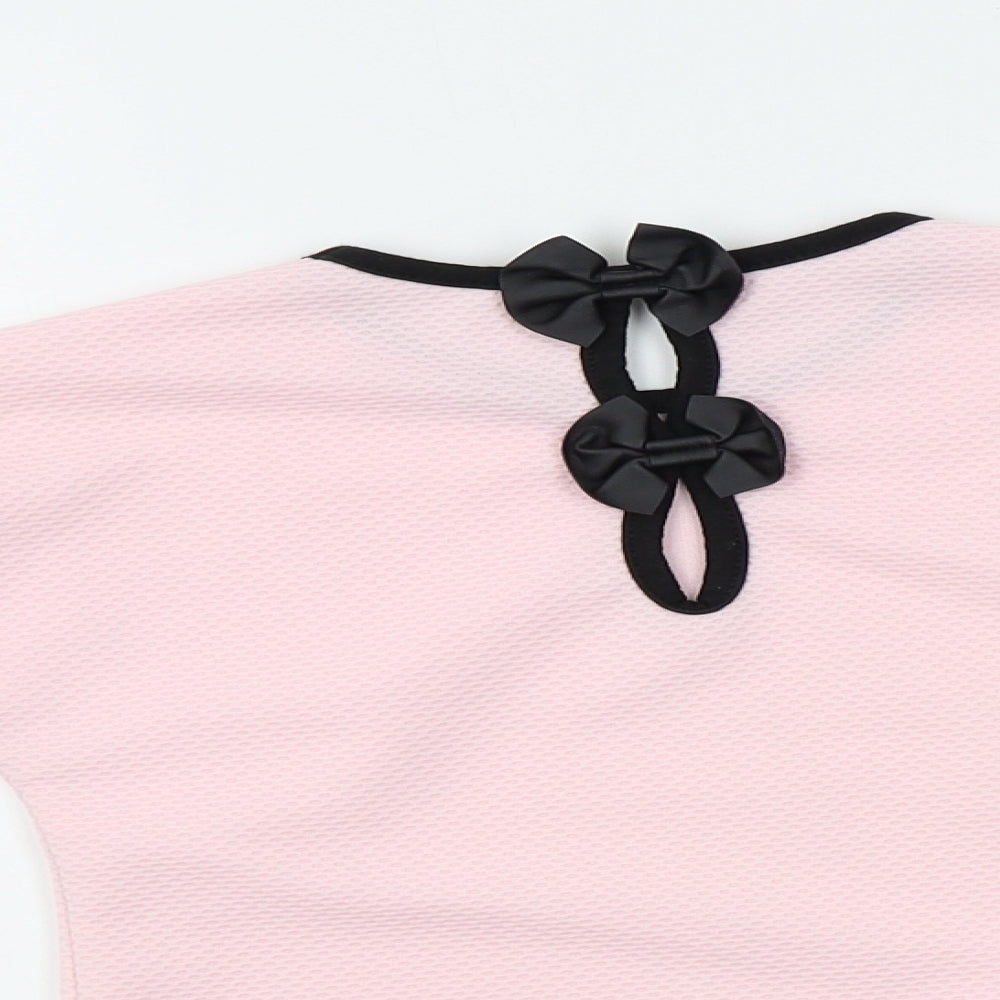 Preworn Girls Pink   Basic T-Shirt Size 7 Years