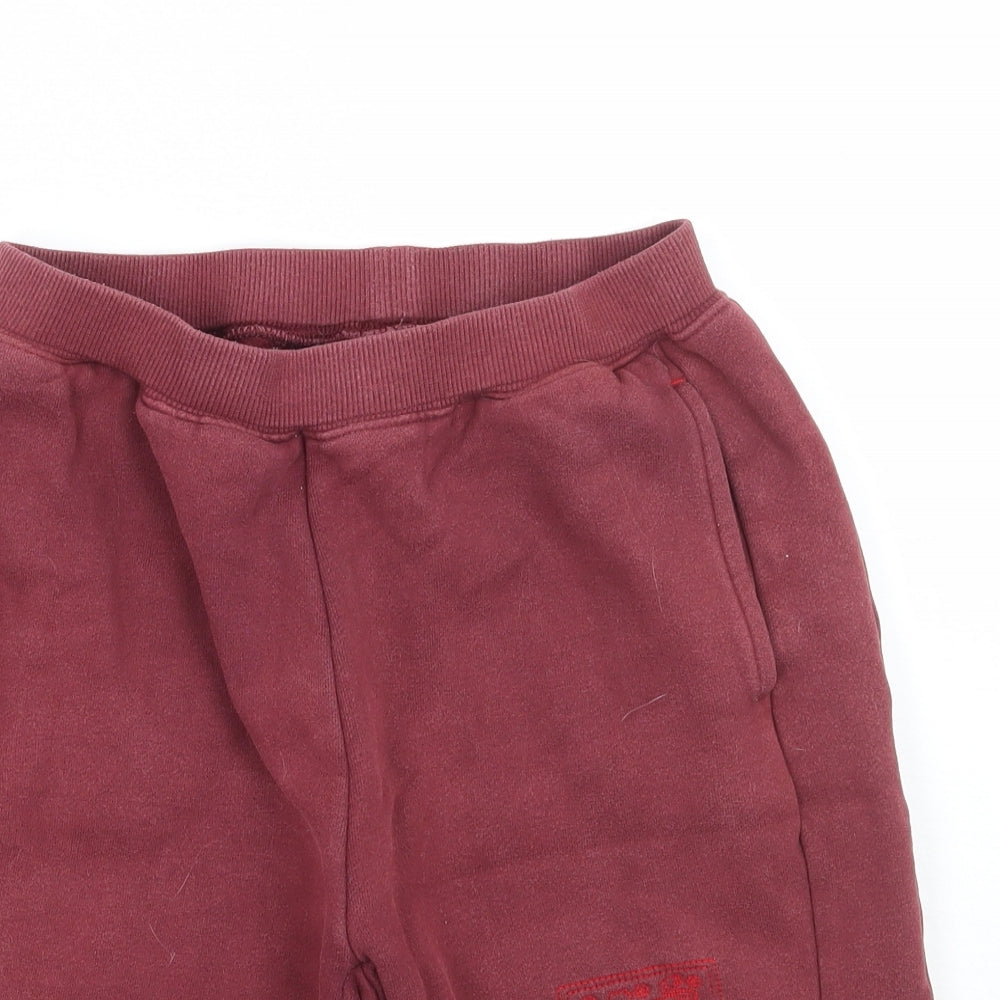 Umbro Boys Red   Sweat Shorts Size 13 Years - England