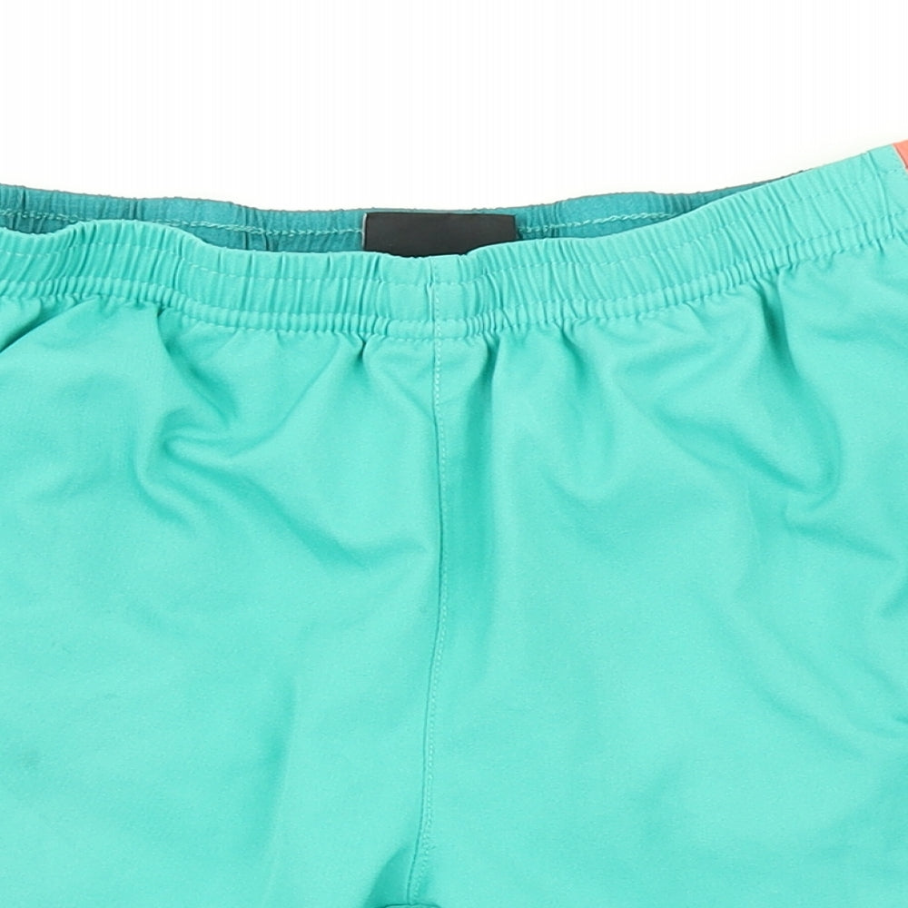 Umbro Boys Green   Sweat Shorts Size 12-13 Years - Football shorts