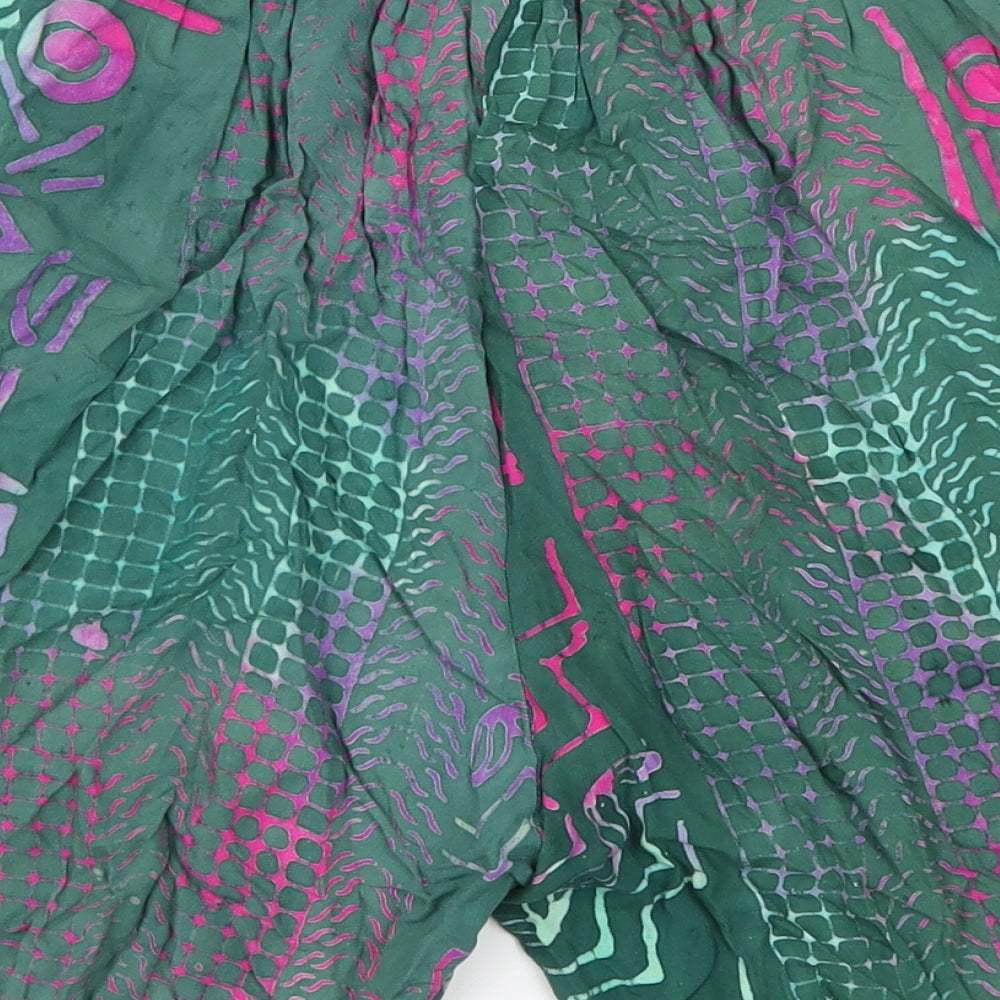 Preworn Womens Green Geometric Rayon Mom Shorts Size 30 in