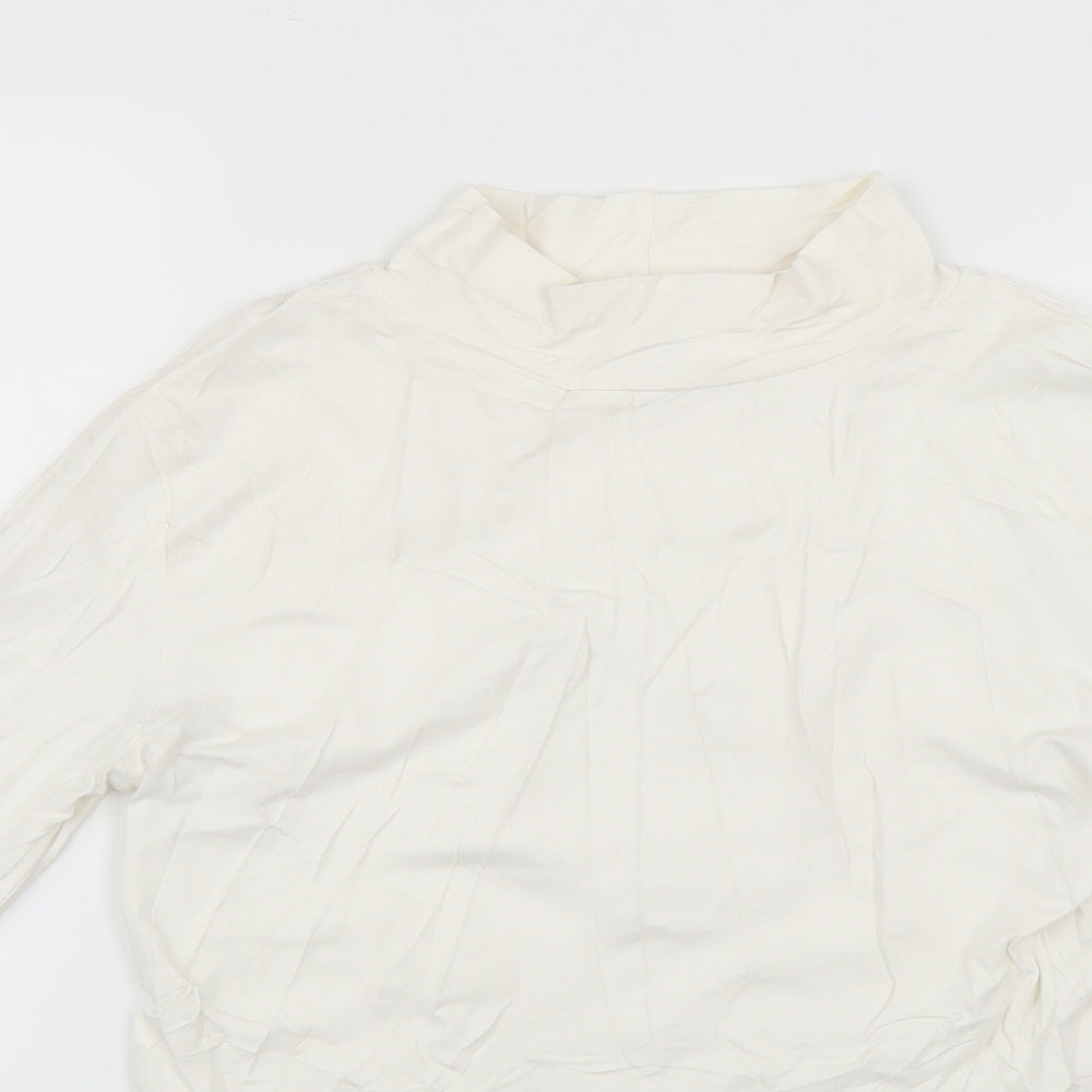 the fitted Womens White   Basic Blouse Size 8