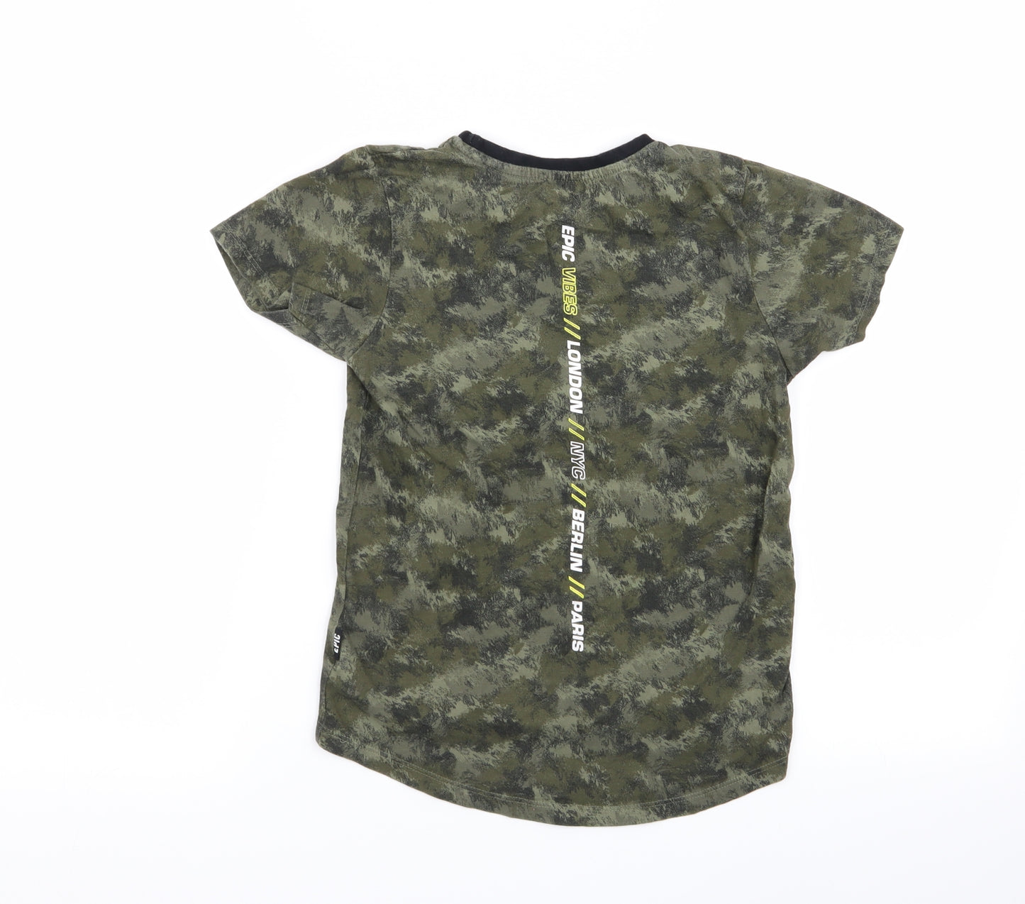 Primark Boys Green Geometric  Basic T-Shirt Size 7-8 Years