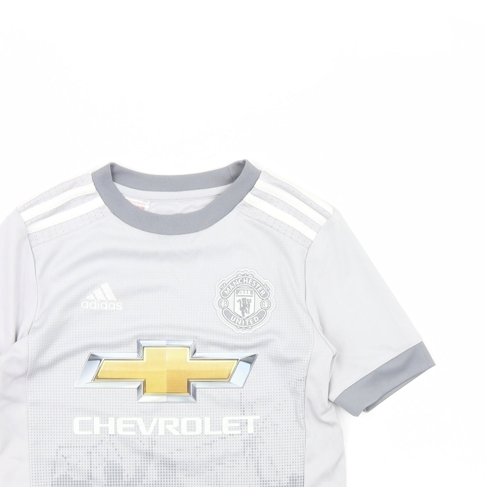 adidas Boys Grey   Basic T-Shirt Size 9 Years  - Manchester united Football Club